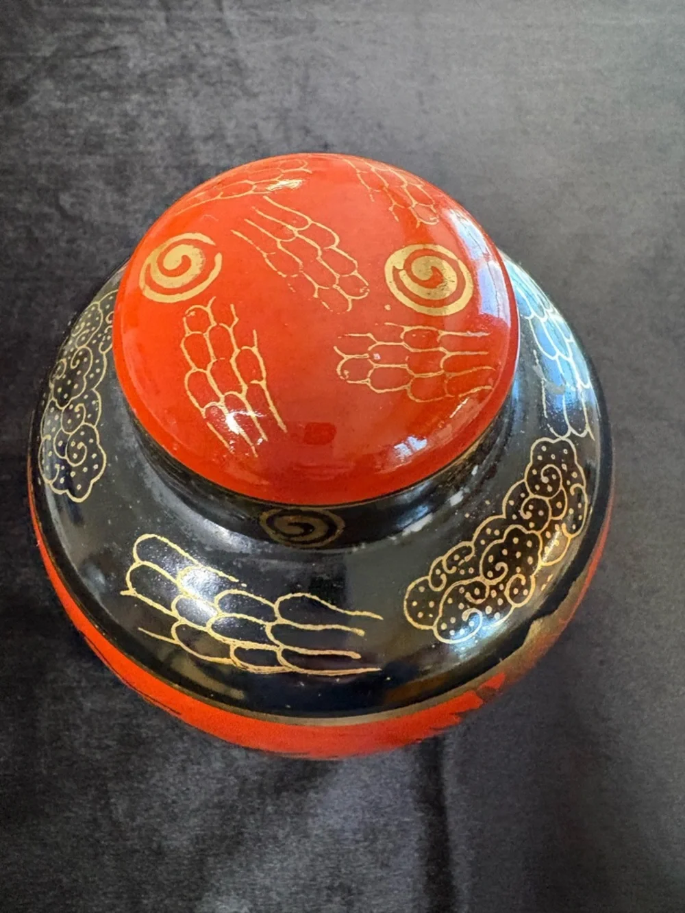 Vintage Japanese Red and Black Dragon Lidded Ginger Jar - Picture 2 of 9